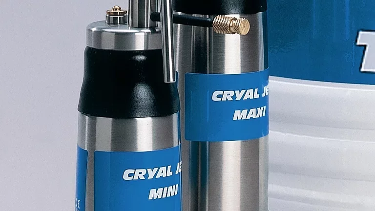 cryaljet pistola