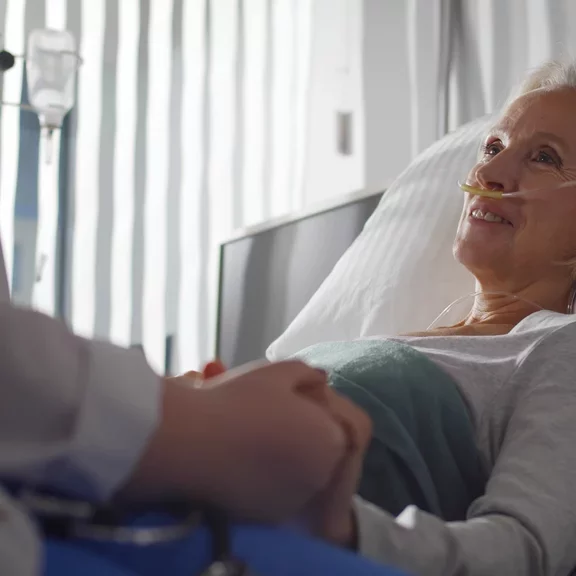 Paciente geriatrico canula nasal